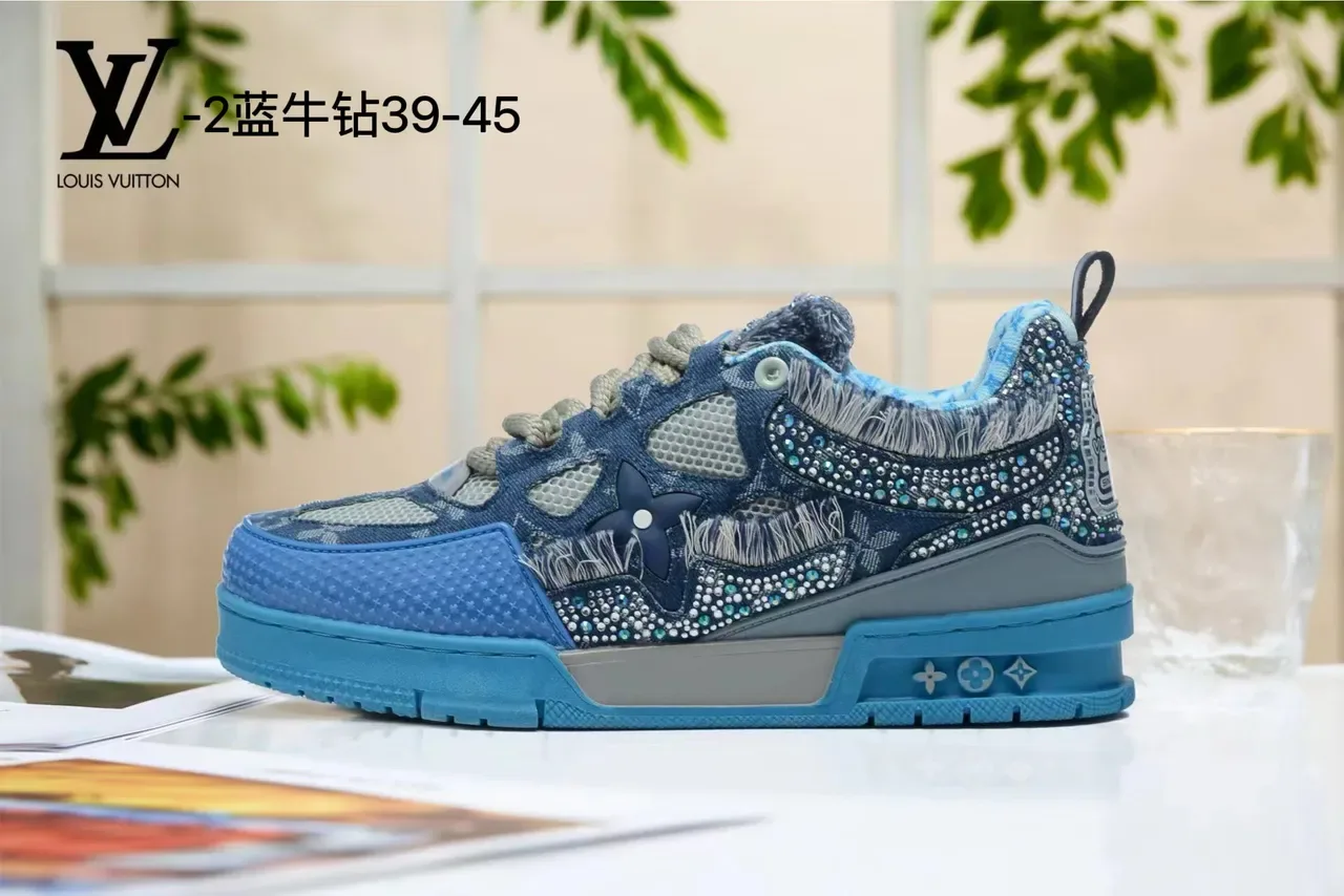 Louis Vuitton Sneakers Chunky Noir et Argent Embellies de Cristaux Mesh et Matériau Synthétique 5
