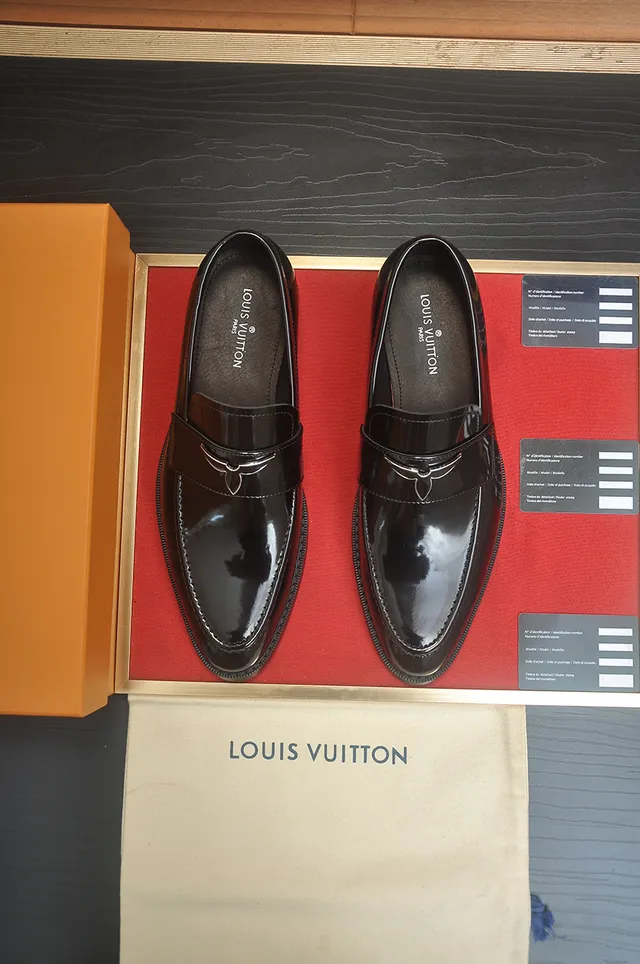 Louis Vuitton Black Silver Glossy Patent Leather Horsebit Buckle Loafer 5