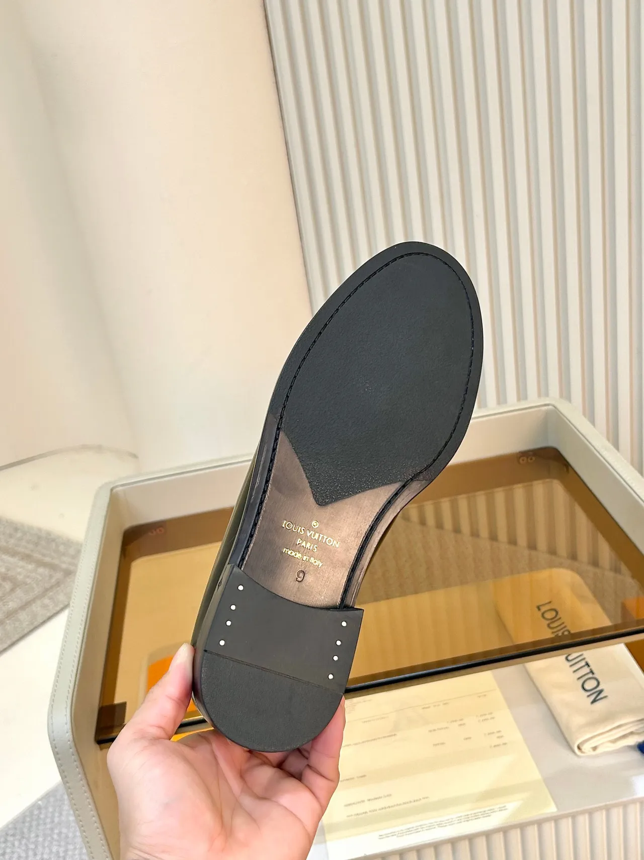 Louis Vuitton কালো রূপালী গ্লসি পেটেন্ট লেদার স্কোয়ার টো লোফার 2