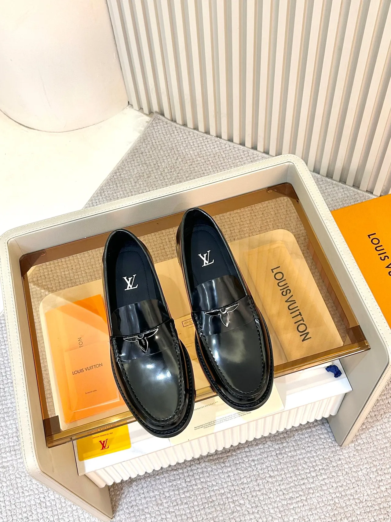 Louis Vuitton কালো রূপালী গ্লসি পেটেন্ট লেদার স্কোয়ার টো লোফার 5