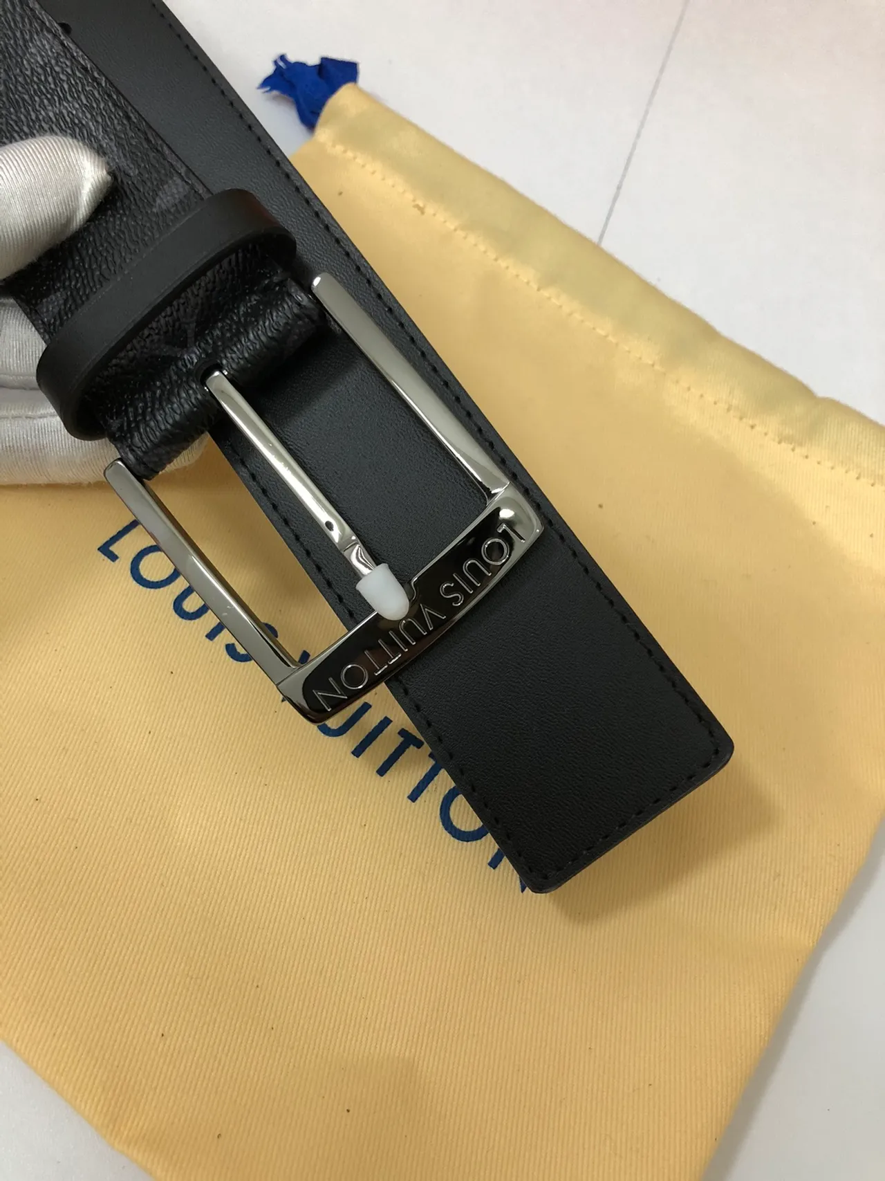 Louis Vuitton Black Silver Monogram-Coated Polished Rectangular Buckle Leather Belt 3