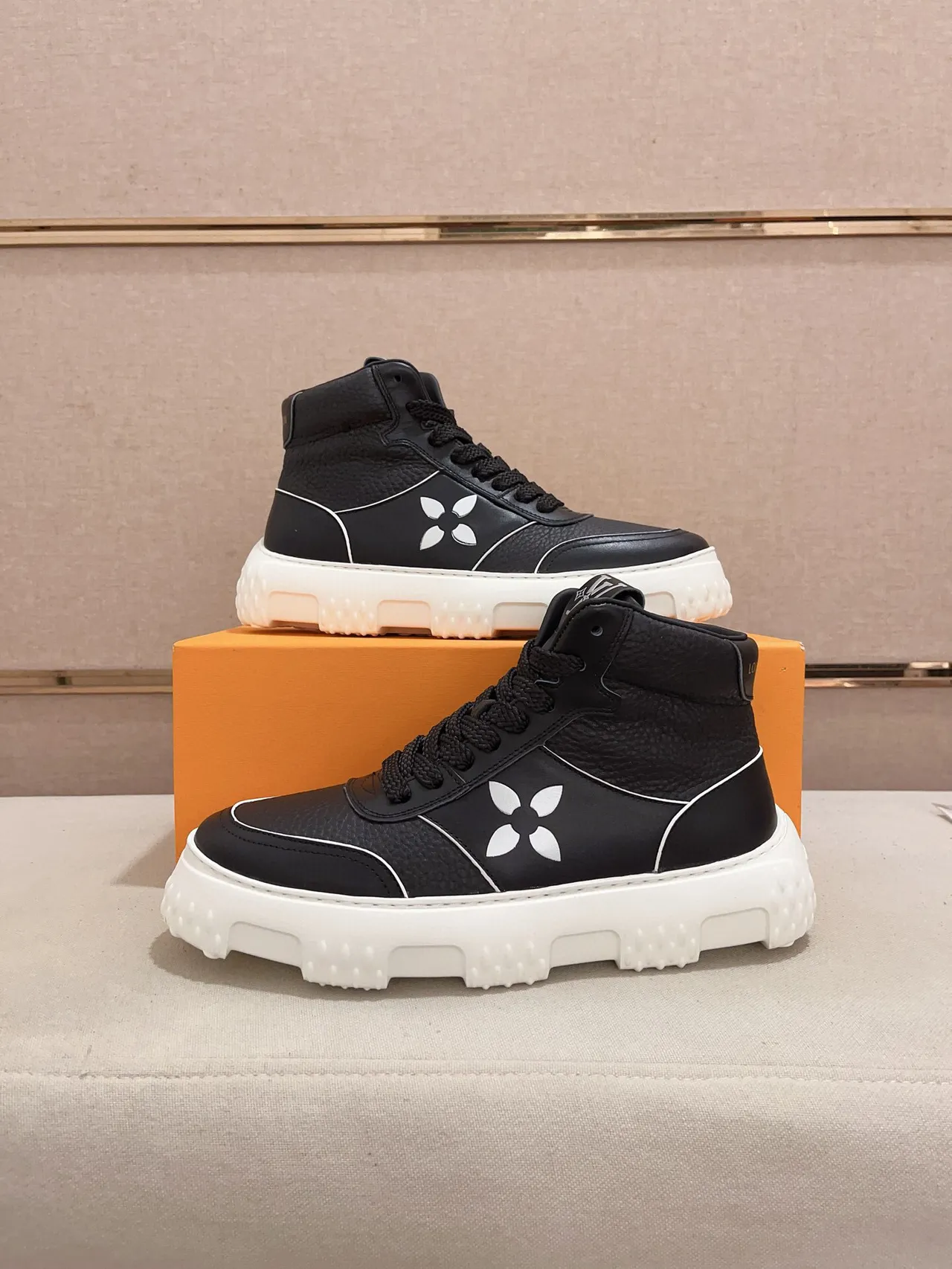 Louis Vuitton Black White High-Top Chunky Sole Lifestyle Sneakers 7