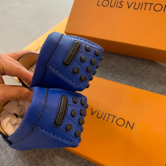 Louis Vuitton Azul Preto Couro Granulado Fivela Metal LV Mocassim 2