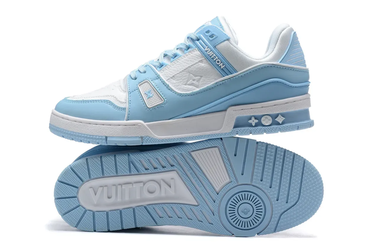 Louis Vuitton Chaussures Lifestyle Bleu Blanc Construction Synthétique et Cuir en Couches Panneau Monogramme Embossé 2