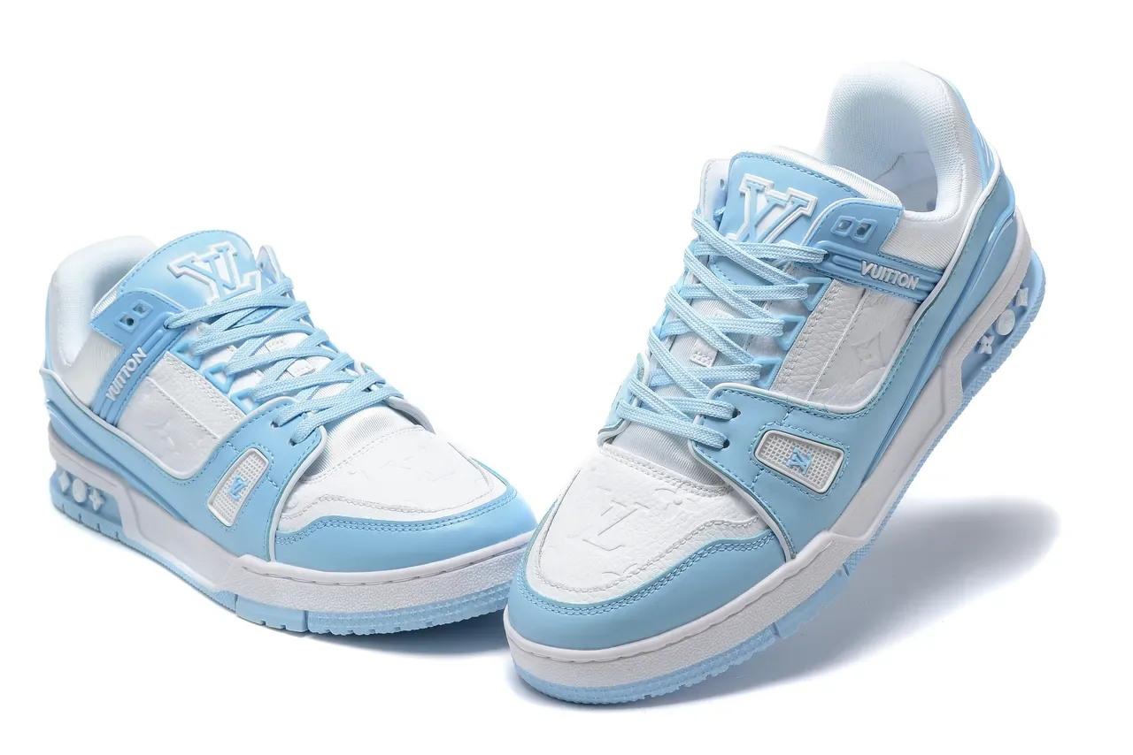 Louis Vuitton Chaussures Lifestyle Bleu Blanc Construction Synthétique et Cuir en Couches Panneau Monogramme Embossé 4