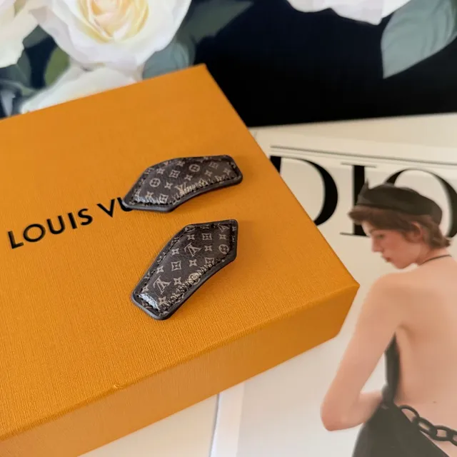 Louis Vuitton Brown Beige Monogrammed Leather Asymmetrical Diamond-Shaped Jewelry 7