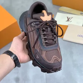 Louis Vuitton حذاء رياضي سميك سول بني بيج مينش وأوفرليز صينثتيك