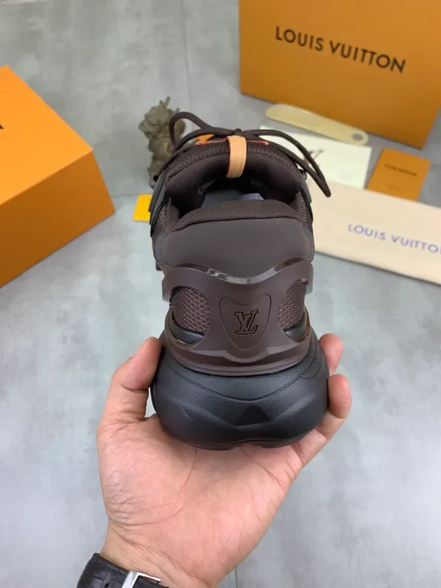 Louis Vuitton Tênis Chunky Sola Marrom Bege Malha e Sobreposições Sintéticas 3