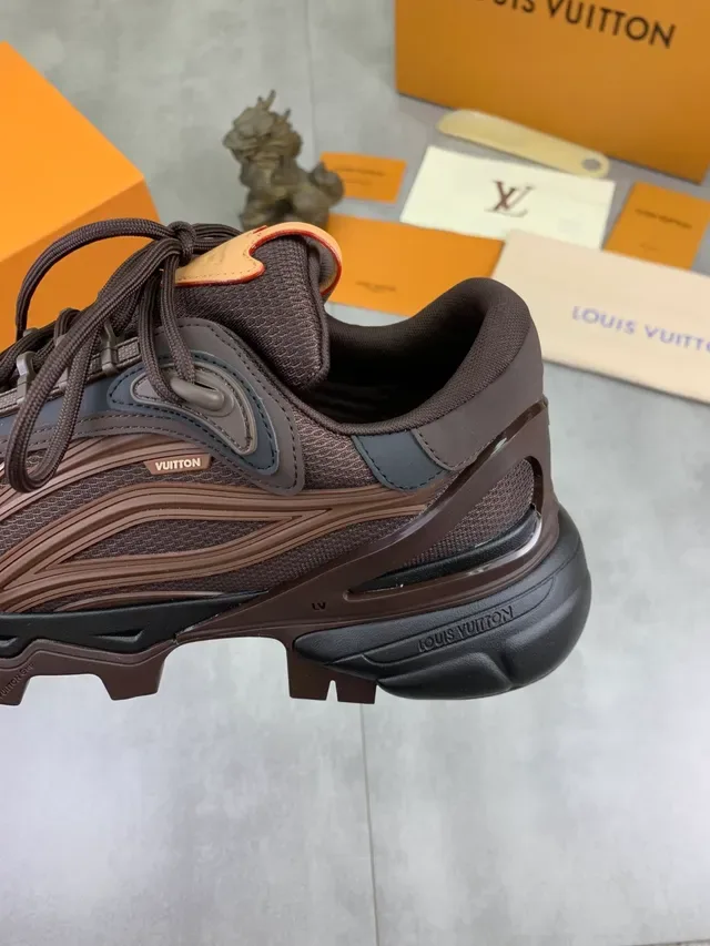 Louis Vuitton Tênis Chunky Sola Marrom Bege Malha e Sobreposições Sintéticas 4