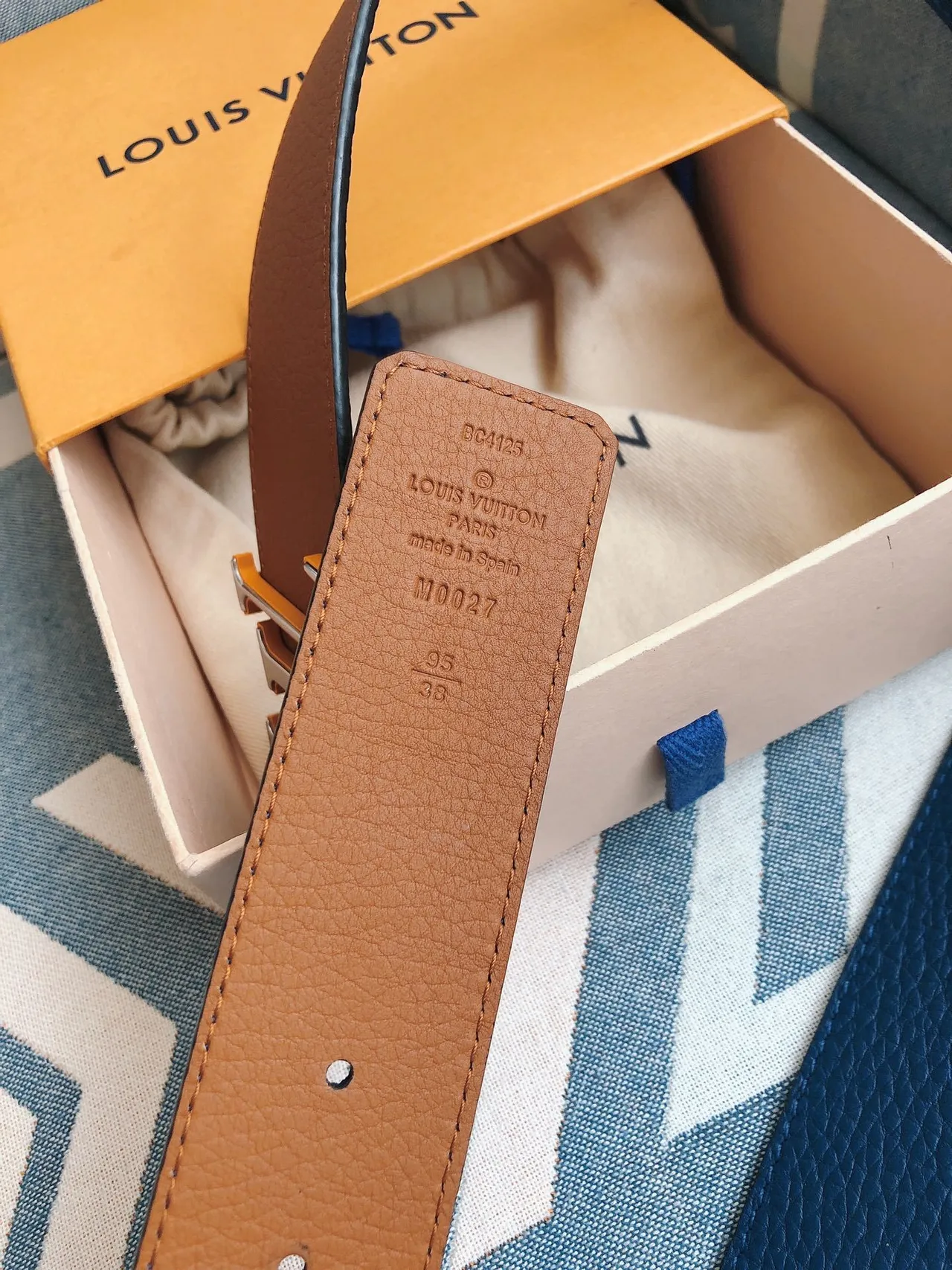 Louis Vuitton Brown Blue Reversible LV Monogram Buckle Leather Belt 4