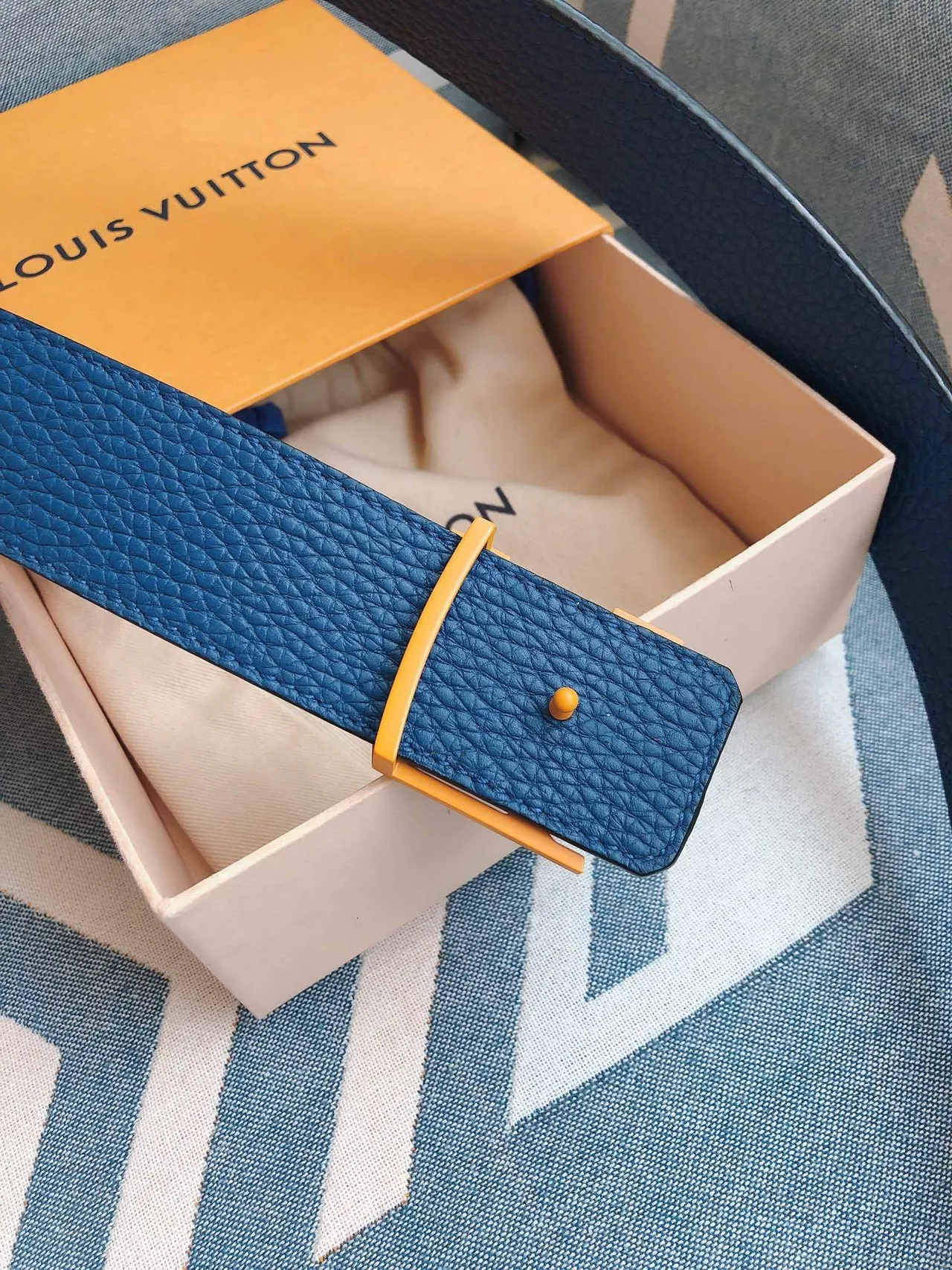 Louis Vuitton Brown Blue Reversible LV Monogram Buckle Leather Belt 5