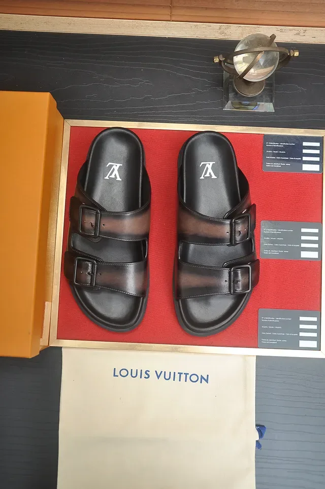 Louis Vuitton Sandálias Slide Fivela Marrom Couro Casual 5