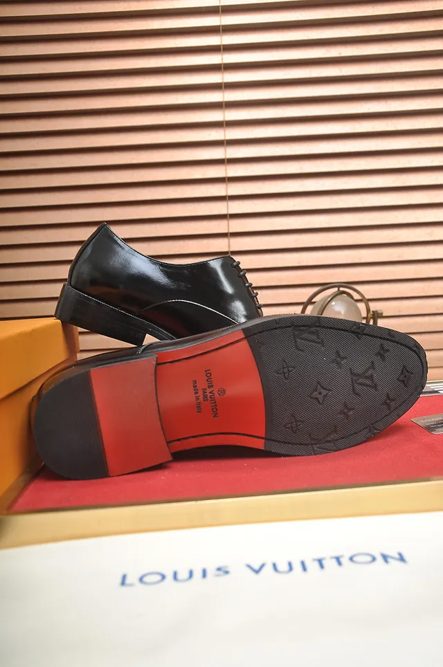 Louis Vuitton Sapatos Oxford de Couro Preto Polido com Ponta de Gorra 3