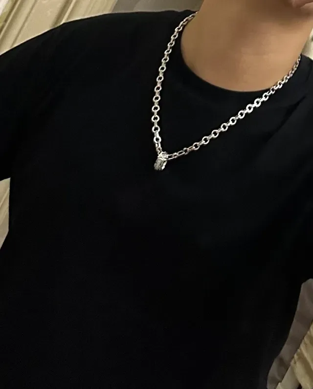 Louis Vuitton Chain Reaction Monogram-Engraved Crystal Pendant Necklace 2