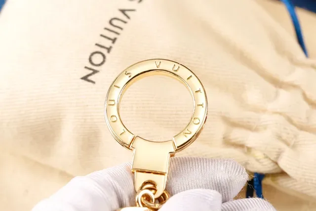 Louis Vuitton Charms Bracelet Gold Beige Metal Charm-Link Chain Bracelet 5