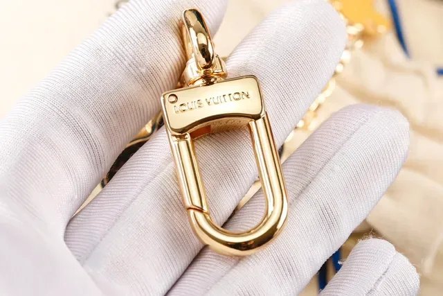 Louis Vuitton Charms Bracelet Gold Beige Metal Charm-Link Chain Bracelet 6