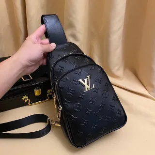 Louis Vuitton DD662 Black Gold Monogram-Embossed Leather Hardware Crossbody Bag