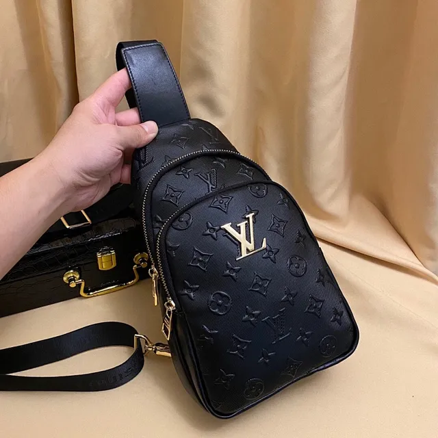 Louis Vuitton DD662 Black Gold Monogram-Embossed Leather Hardware Crossbody Bag 2