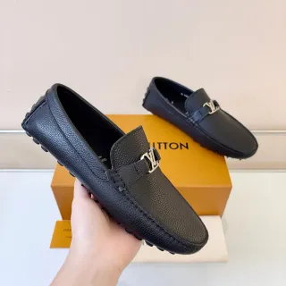 Louis Vuitton Driver Loafer 黑色银色 粒面皮革 LV 扣带 Loafer