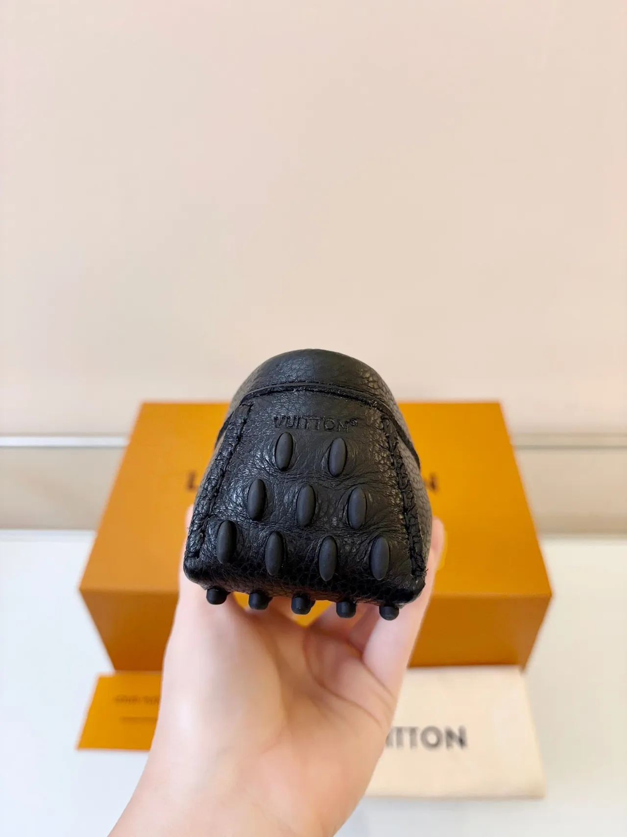 Louis Vuitton Driver Loafer কালো রূপালি গ্রেন লেদার LV বাকেল স্ট্র্যাপ Loafer 4