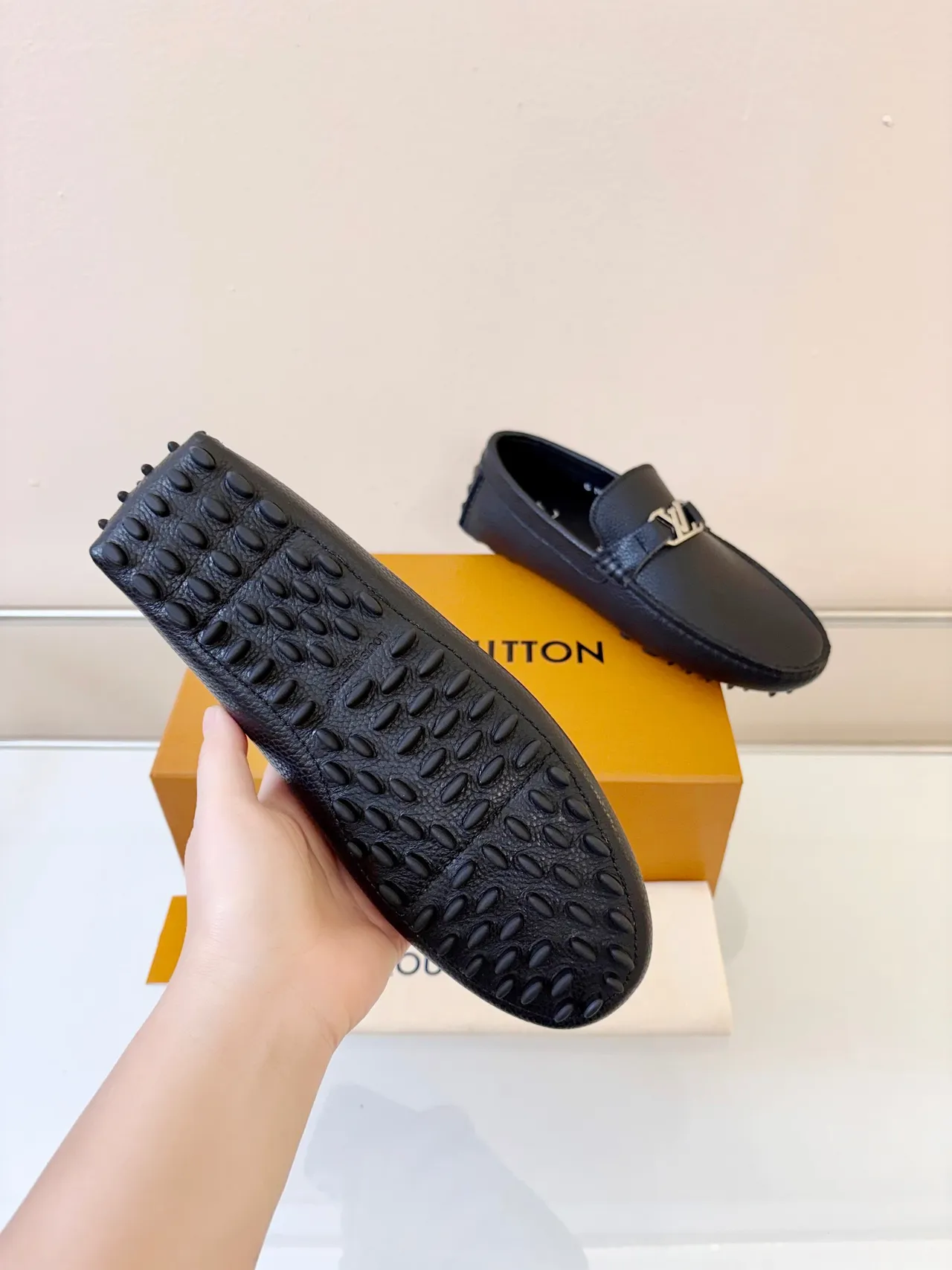 Louis Vuitton Driver Loafer কালো রূপালি গ্রেন লেদার LV বাকেল স্ট্র্যাপ Loafer 5