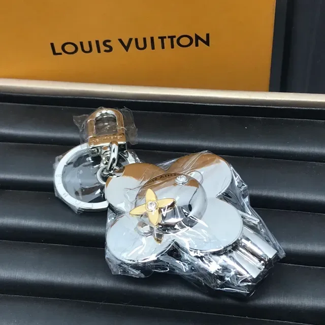 Louis Vuitton Flower Lock Silver Gold Metallic Crystal-Accented Crossbody Bag 4