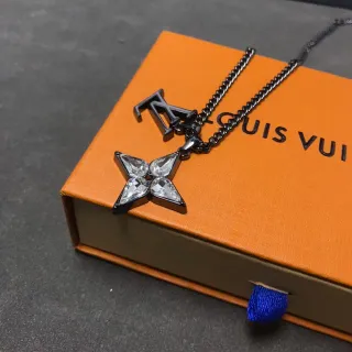Louis Vuitton Collier pendentif en cristal monogramme de fleur