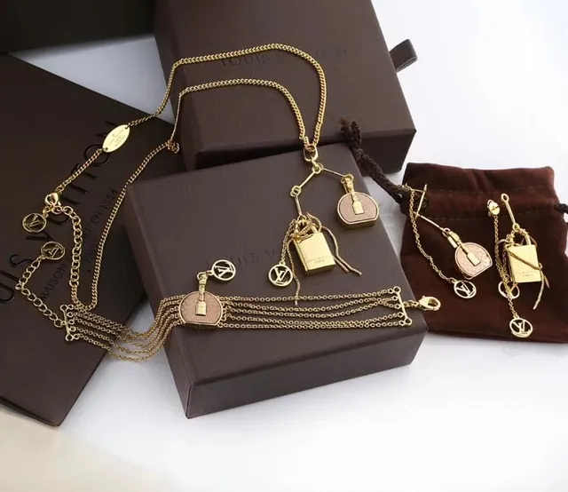 Louis Vuitton Gold Blue Chain Lock Charm Necklace 9