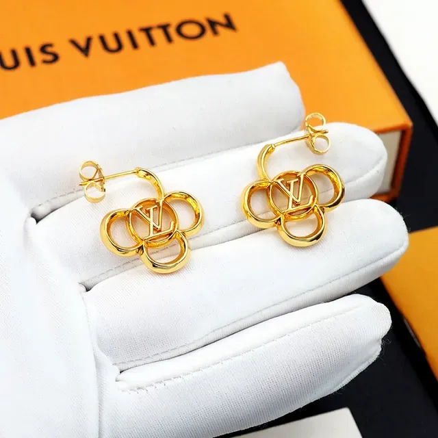 Louis Vuitton Gold Interlocking Circles Earrings 6