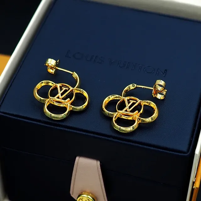 Louis Vuitton Gold Interlocking Circles Earrings 8
