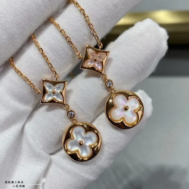 Collier Louis Vuitton Chaîne Dorée Blanche Nacre Fleurs Quadrifoliées 7