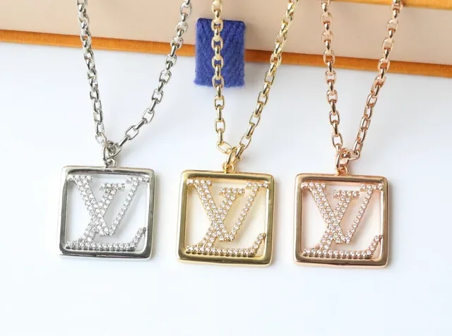Louis Vuitton Gold White Curb Chain Square Pendant Necklace 4
