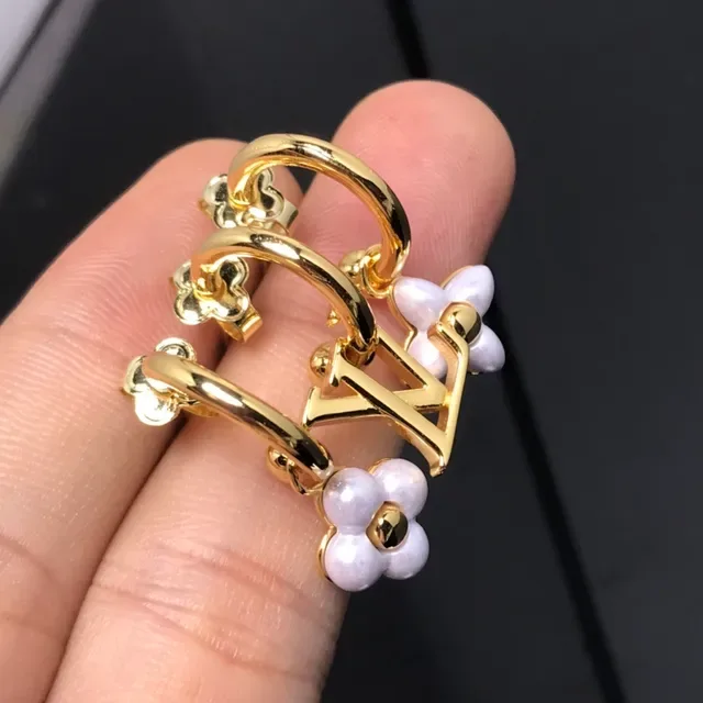 Boucles d'oreilles Louis Vuitton Or Blanc Détails Floraux Émaillés 3