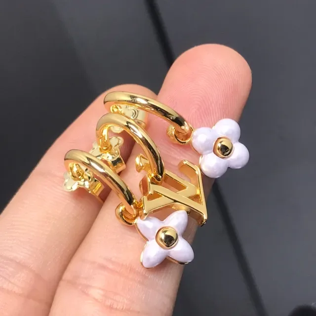 Boucles d'oreilles Louis Vuitton Or Blanc Détails Floraux Émaillés 5