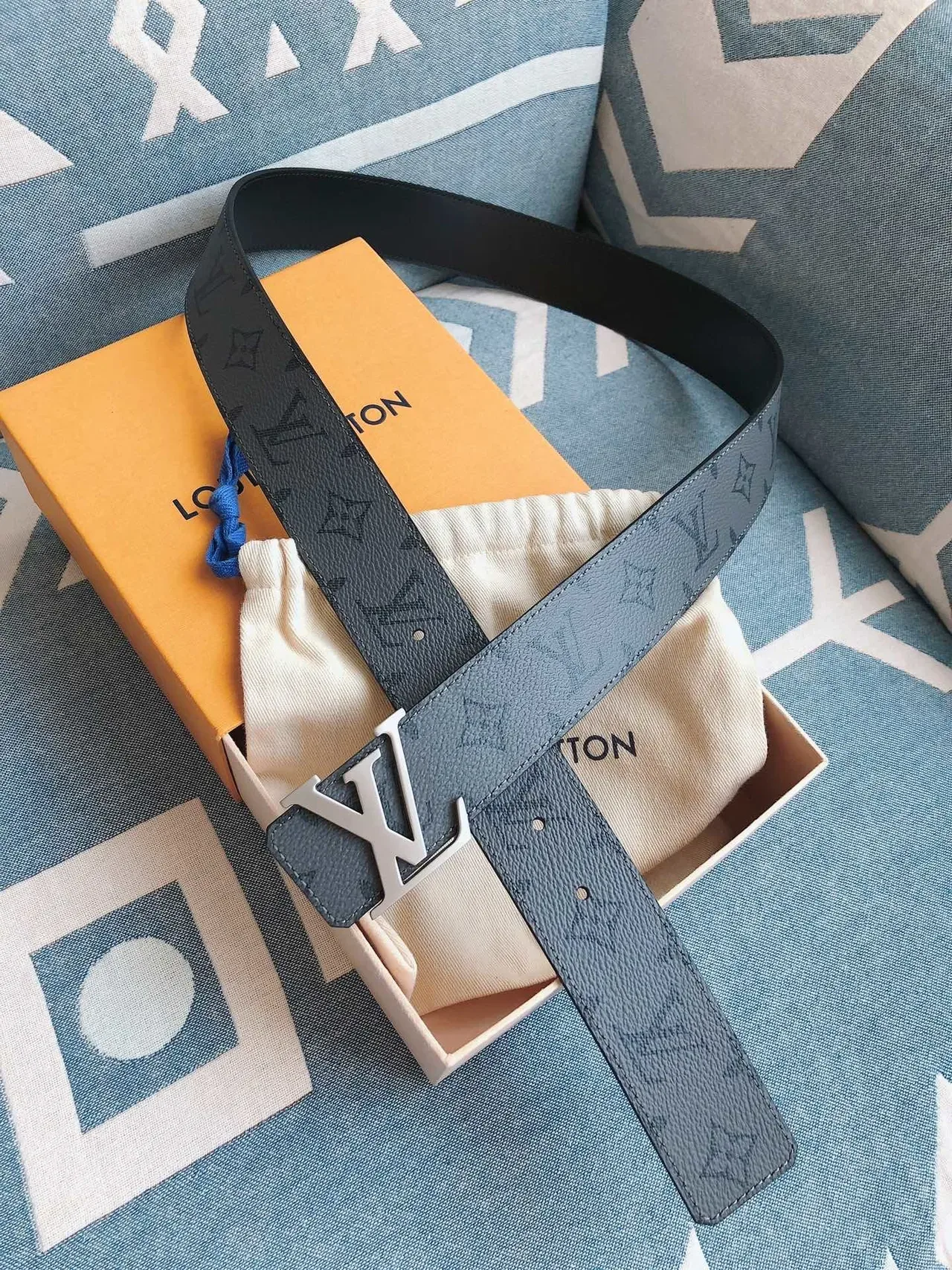 Louis Vuitton Gray Silver Monogram-Coated Oversized LV Buckle Leather Belt 2