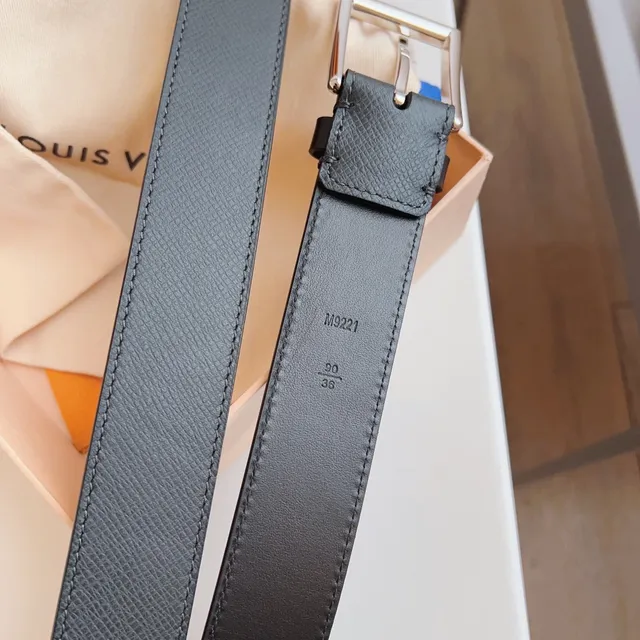 Louis Vuitton Gray Silver Textured Buckle Leather Belt 5