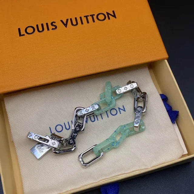 Louis Vuitton Jade Green and Silver Chain Link Necklaces 3