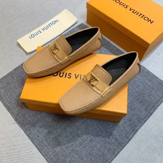 Louis Vuitton Loafer Beige Couro texturizado LV Fivela Loafers