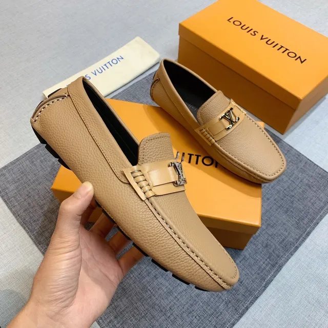 Louis Vuitton Loafer Beige Cuir peigné LV Boucle Loafers 5