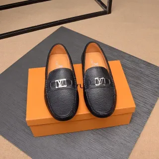 Louis Vuitton काला बीज पेबल्ड लेदर मेटल LV बकल लोअफर