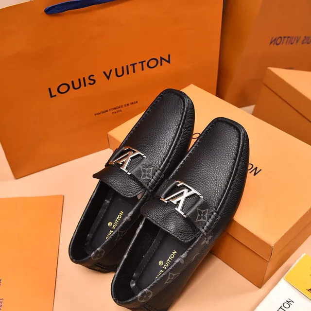 Louis Vuitton mocassin noir argent cuir grainé métallique LV sangle à boucle mocassin 4