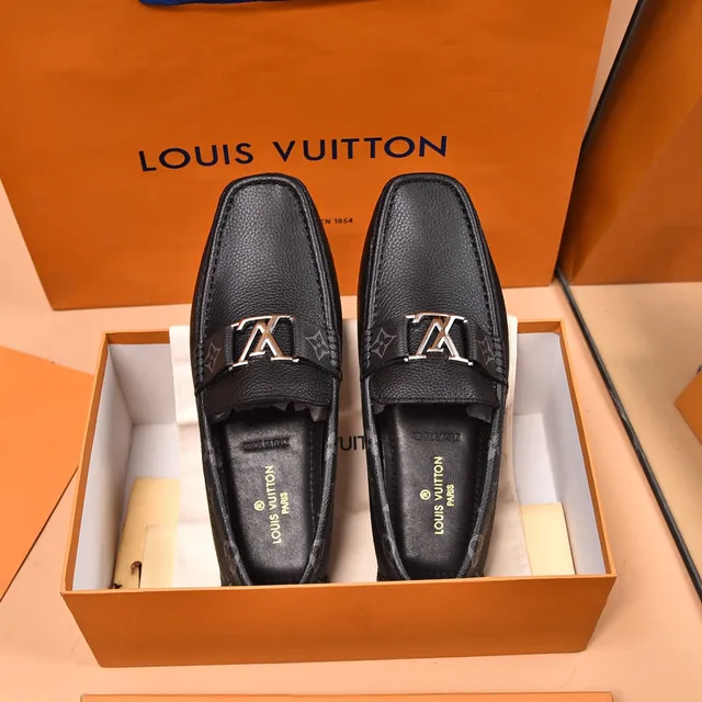 Louis Vuitton mocassin noir argent cuir grainé métallique LV sangle à boucle mocassin 9