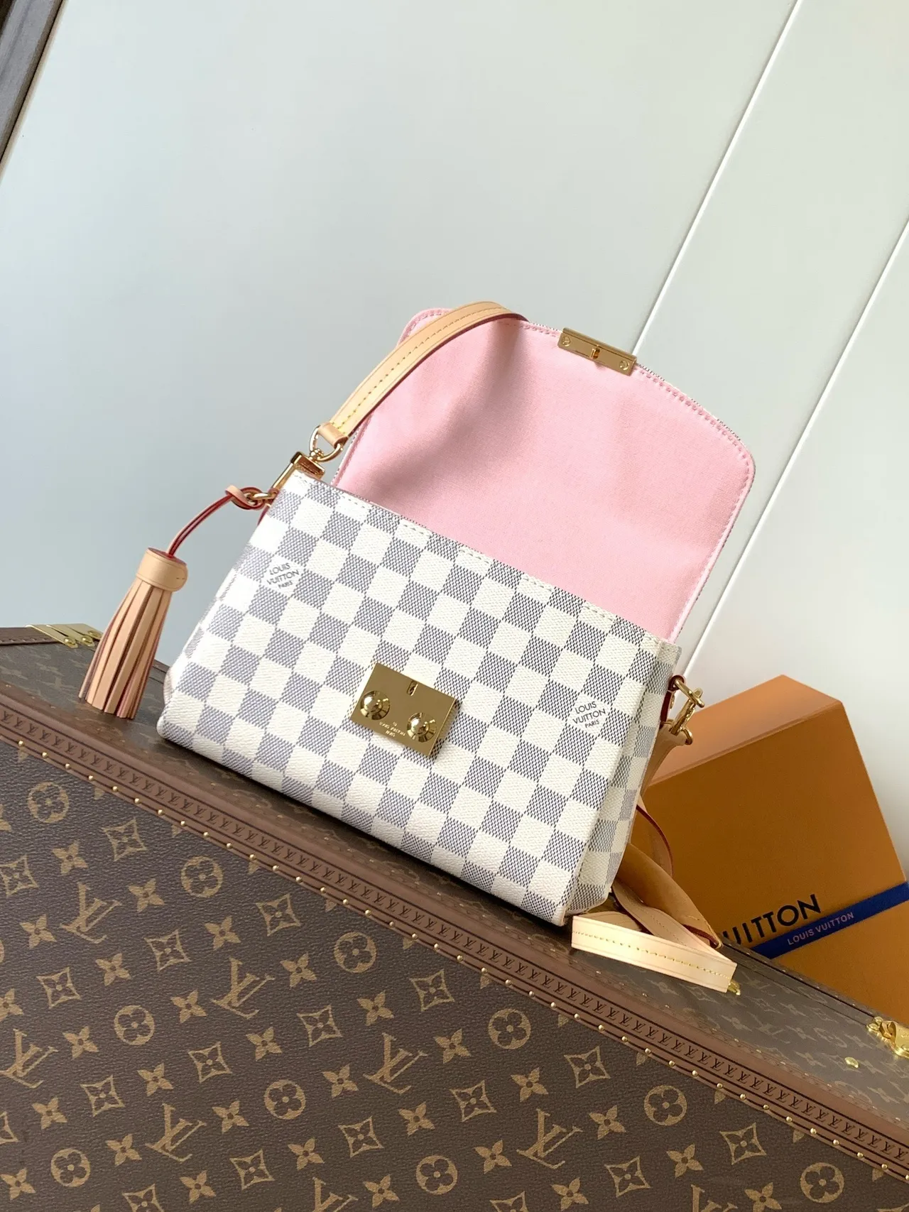 Louis Vuitton Locky Damier Azur Checkerboard حقيبة توت مهيكلة بمقبض علوي 4