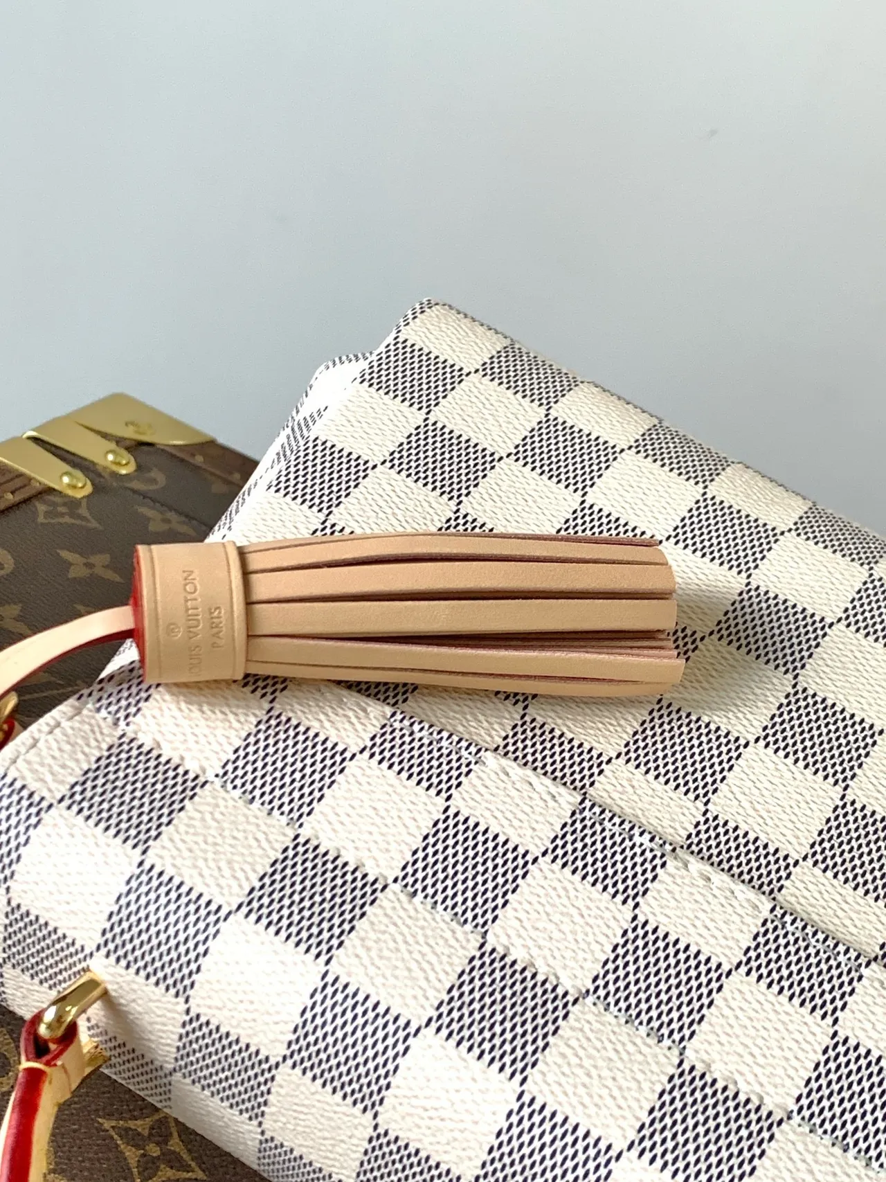 Louis Vuitton Locky Damier Azur Checkerboard حقيبة توت مهيكلة بمقبض علوي 5