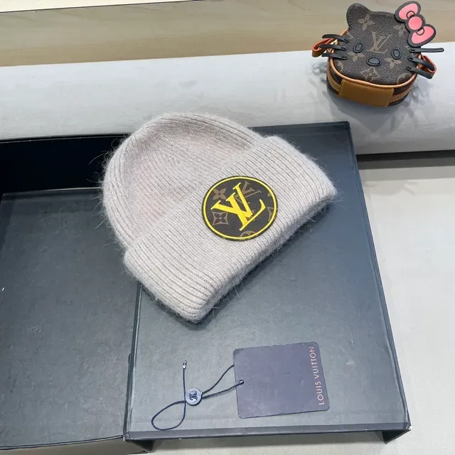 Louis Vuitton Logo Patch Beige Ribbed Knit Beanie 4