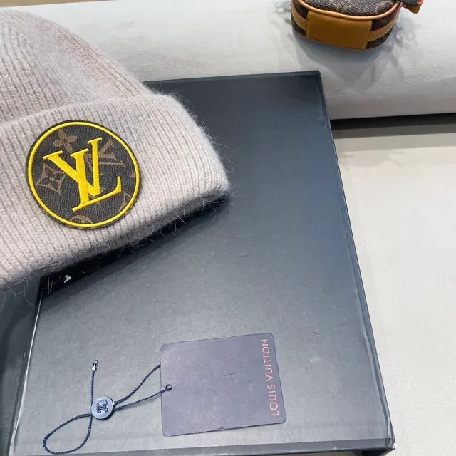 Louis Vuitton Logo Patch Beige Ribbed Knit Beanie 5