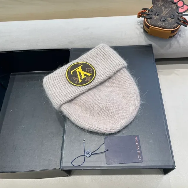 Louis Vuitton Logo Patch Beige Ribbed Knit Beanie 9
