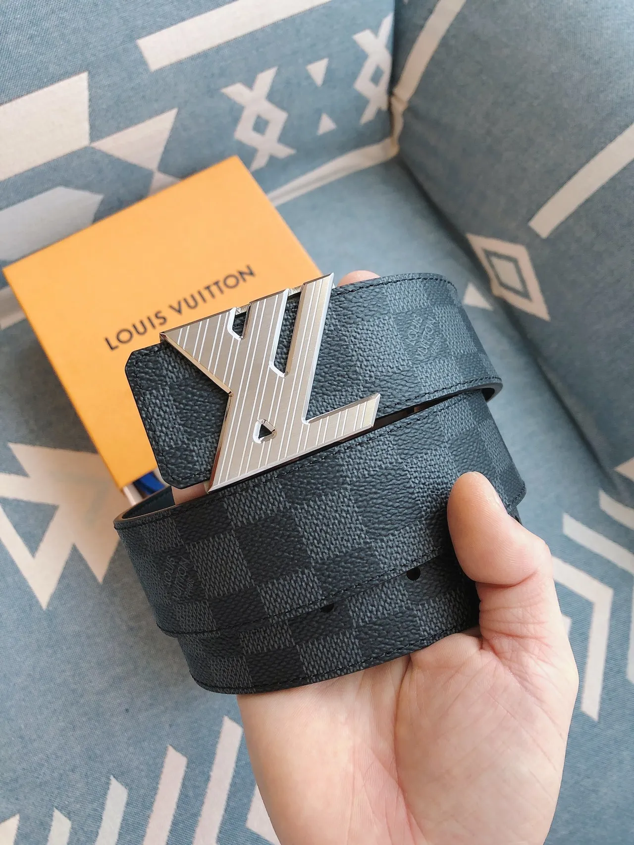 लुई विटन LV Damier Graphite चमड़े की बेल्ट 9