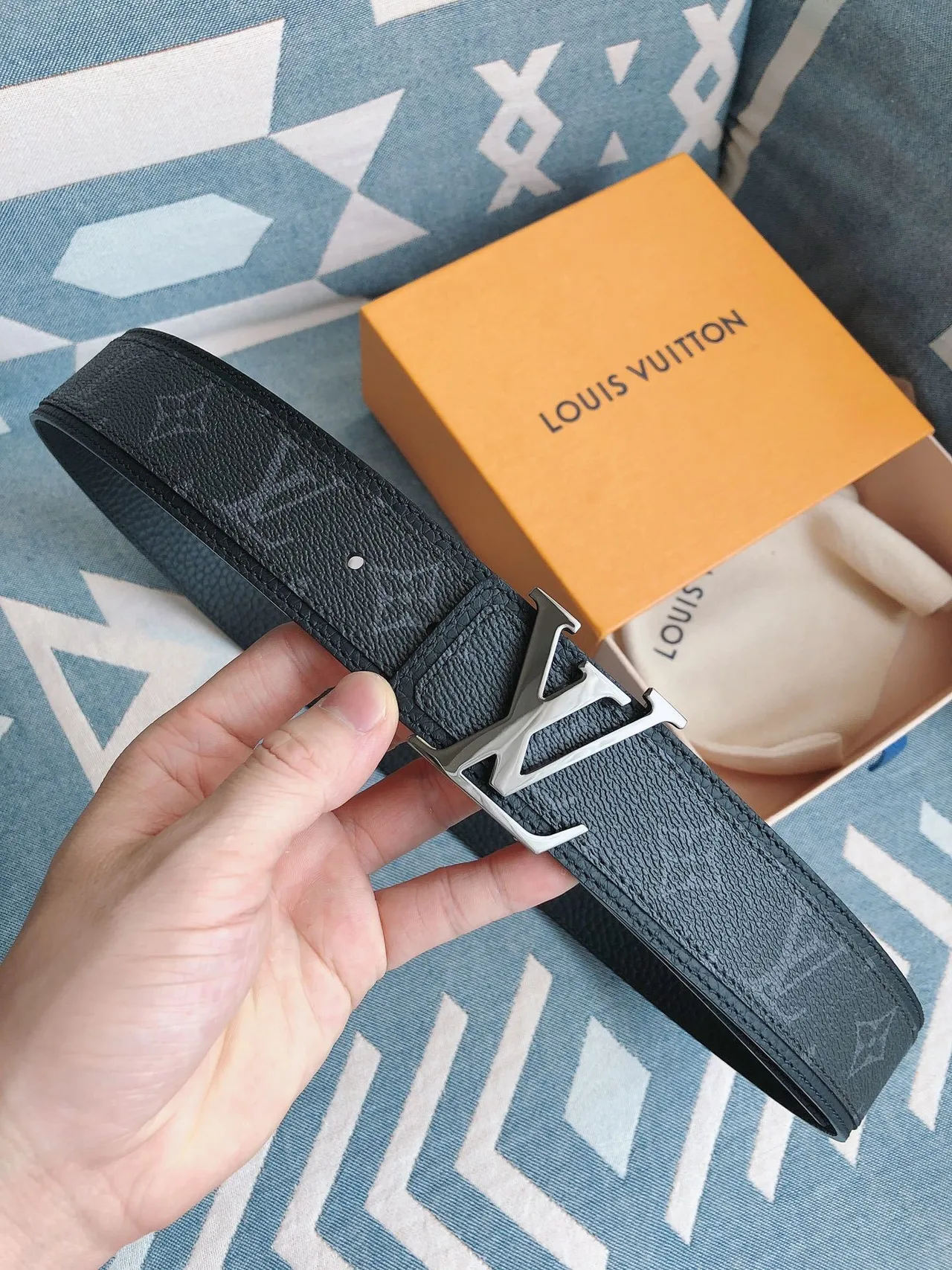 Louis Vuitton LV Ceinture Teal Foncé avec Monogramme en Cuir 2