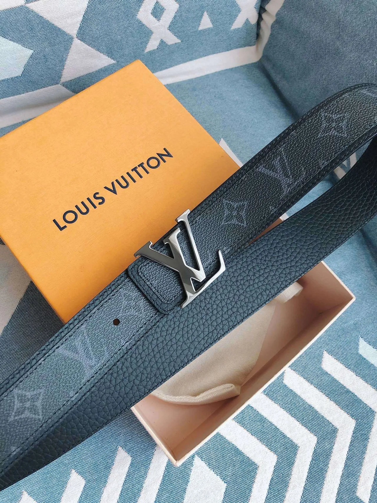 Louis Vuitton LV Ceinture Teal Foncé avec Monogramme en Cuir 3